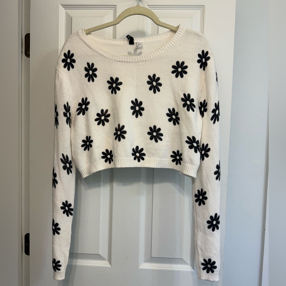 Cropped floral sweater